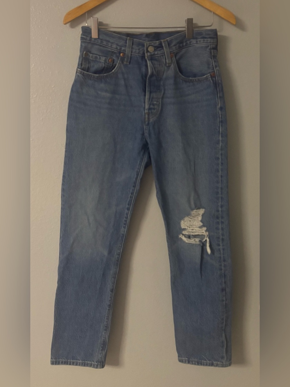Women’s Levis Ripped Jeans